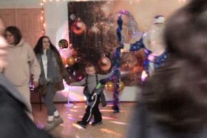 танцевально- развлекательная программа « Новогоднее чудо». 